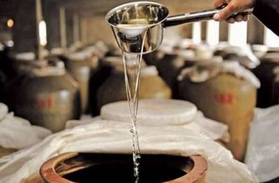 10塊錢的成本,到底能不能造出糧食酒?釀酒師傅:初心在就能造